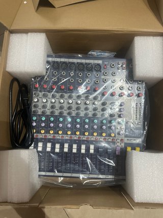 Consola de mezclas Soundcraft EFX8