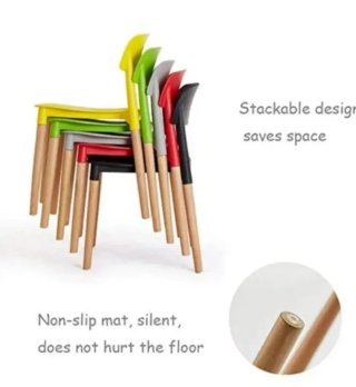 Sillas apilables de plástico y madera