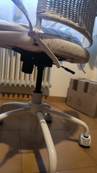 Silla de escritorio Ikea mimbre blanca