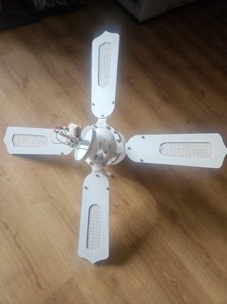 Ventilador de techo con luz blanco y dorado