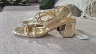 Sandalias doradas tacón ancho