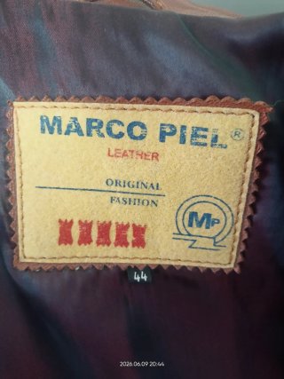 Chaqueta de cuero marrón