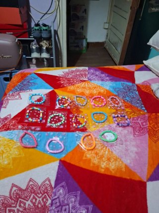 Lote de 14 pulseras vsriadas