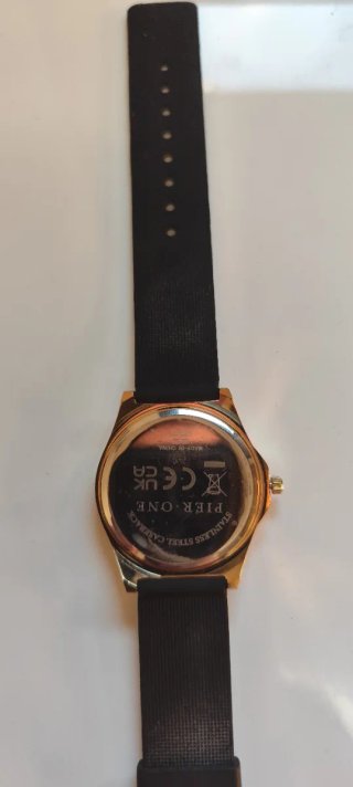Reloj Negro y Dorado Nuevo