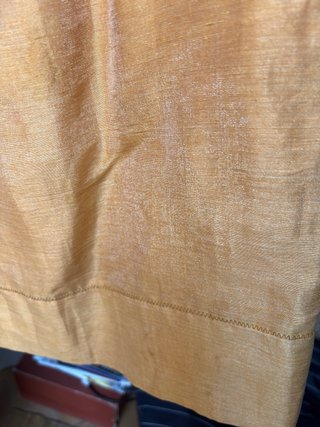 Falda dorada elegante