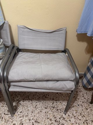 Sillón de tela y metal