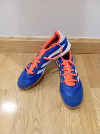 Scarpe da calcio Adidas Predator taglia 41 blu arancione