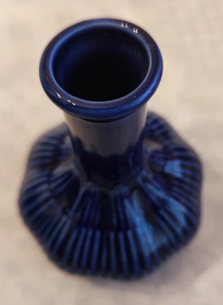 Jarrón azul de cerámica