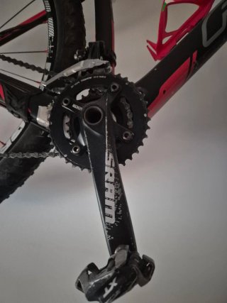Bicicleta Felt Montaña Negra/Roja