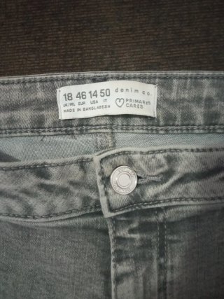 Pantalones vaqueros grises