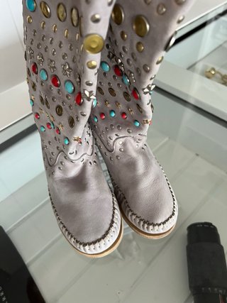 Stivali da donna con borchie grigie