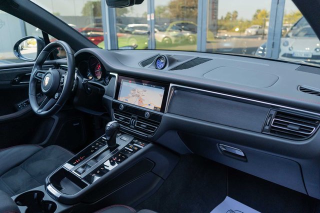 PORSCHE MACAN GTS 440 CV