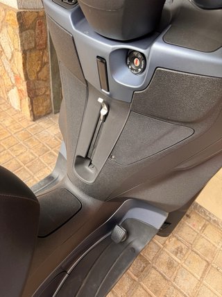 Piaggio MP3 2023  Impecable