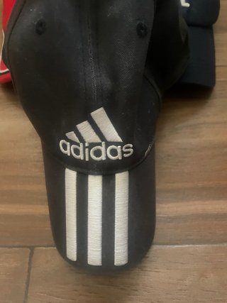 Lote 3 Gorras Adidas Negra, Roja y Azul