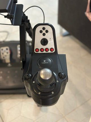 Logitech G27 + cambio en H + pedalera + cockpit