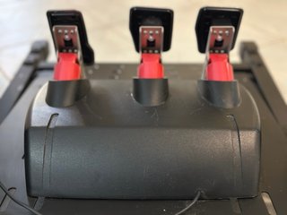 Logitech G27 + cambio en H + pedalera + cockpit