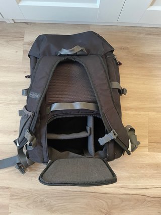 Mochila Eastpak Out camera negra/gris