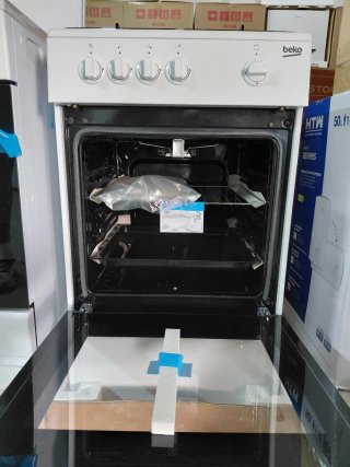 Cocina de gas Beko nueva con horno