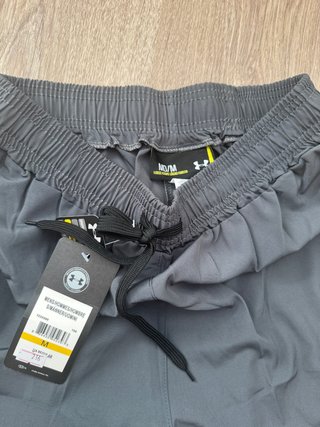 Pantalón Corto Under Armour Gris Talla M
