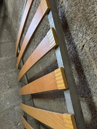 Somier de madera y metal