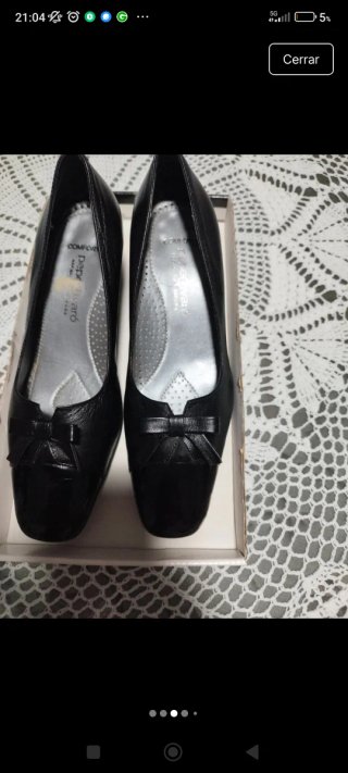 Scarpe eleganti Pepe Varo nere da donna