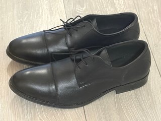 Zapatos de vestir negros para hombre