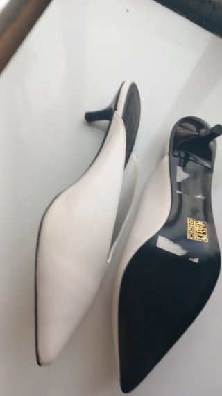 Zapatos de tacón blancos Gloria Ortiz