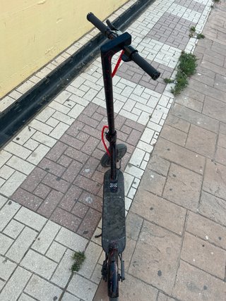 Patinete Xiaomi M365 Modificado tiene cargador