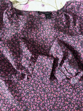 Blusa Lindex floral talla S