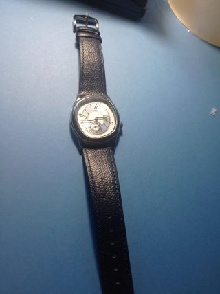 Reloj Cuarzo Ultrafino Asimétrico