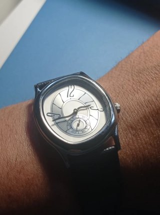 Reloj Cuarzo Ultrafino Asimétrico