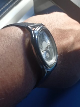 Reloj Cuarzo Ultrafino Asimétrico