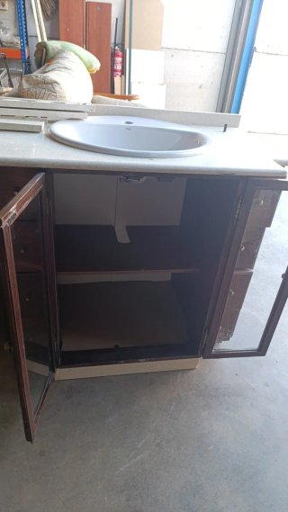 Mueble de baño con espejo