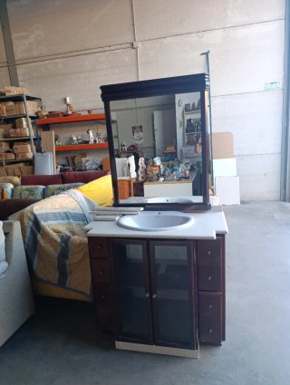 Mueble de baño con espejo