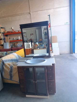 Mueble de baño con espejo