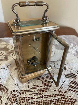 Orologio da tavolo antico in ottone