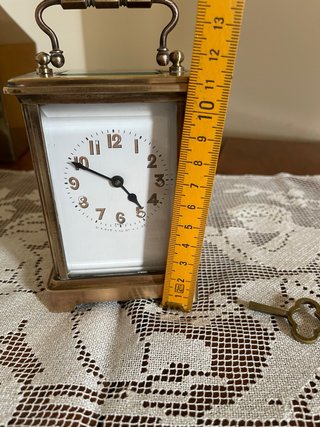 Orologio da tavolo antico in ottone