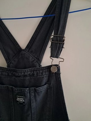 Peto vaquero negro Pull&Bear mujer