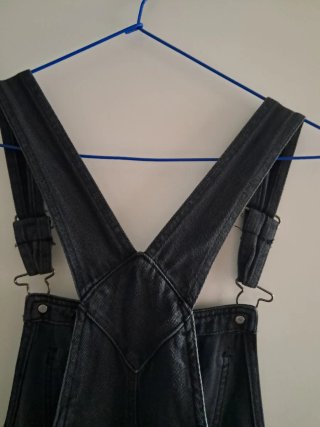Peto vaquero negro Pull&Bear mujer