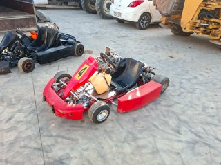 Kart de Competición Rojo con Número 4