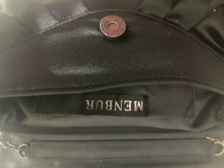 Bolso de fiesta negro Menbur con flor