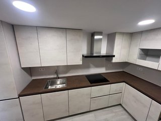 MONTADOR PROFESIONAL  DE COCINAS ARMARIO Y TARIMA