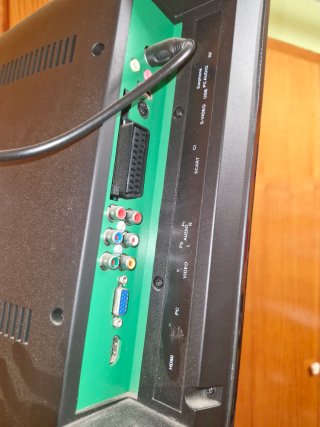 Televisor 14'' con múltiples conexiones y lectorCD