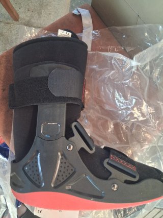 Bota Walker Talla M (39-43)