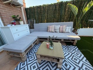 Sofá Chaise Longue y Mesa Palets