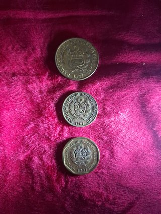 Monedas Perú: 1 Sol y 1/2 Sol y 20 céntimos