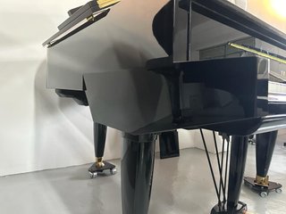 Piano de Cola Yamaha G2 Edición Limitada Japones.