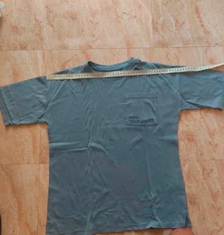 Camiseta gris con bolsillo Talla 11-12