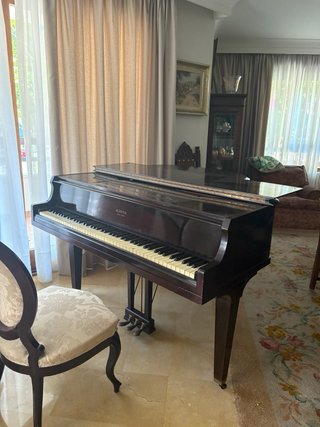 Piano de cola Aldrich