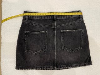 Falda vaquera negra Zara